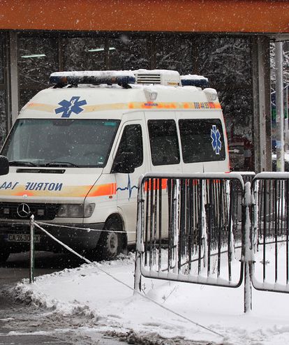 Нападнаха спешен медицински център в Гоце Делчев