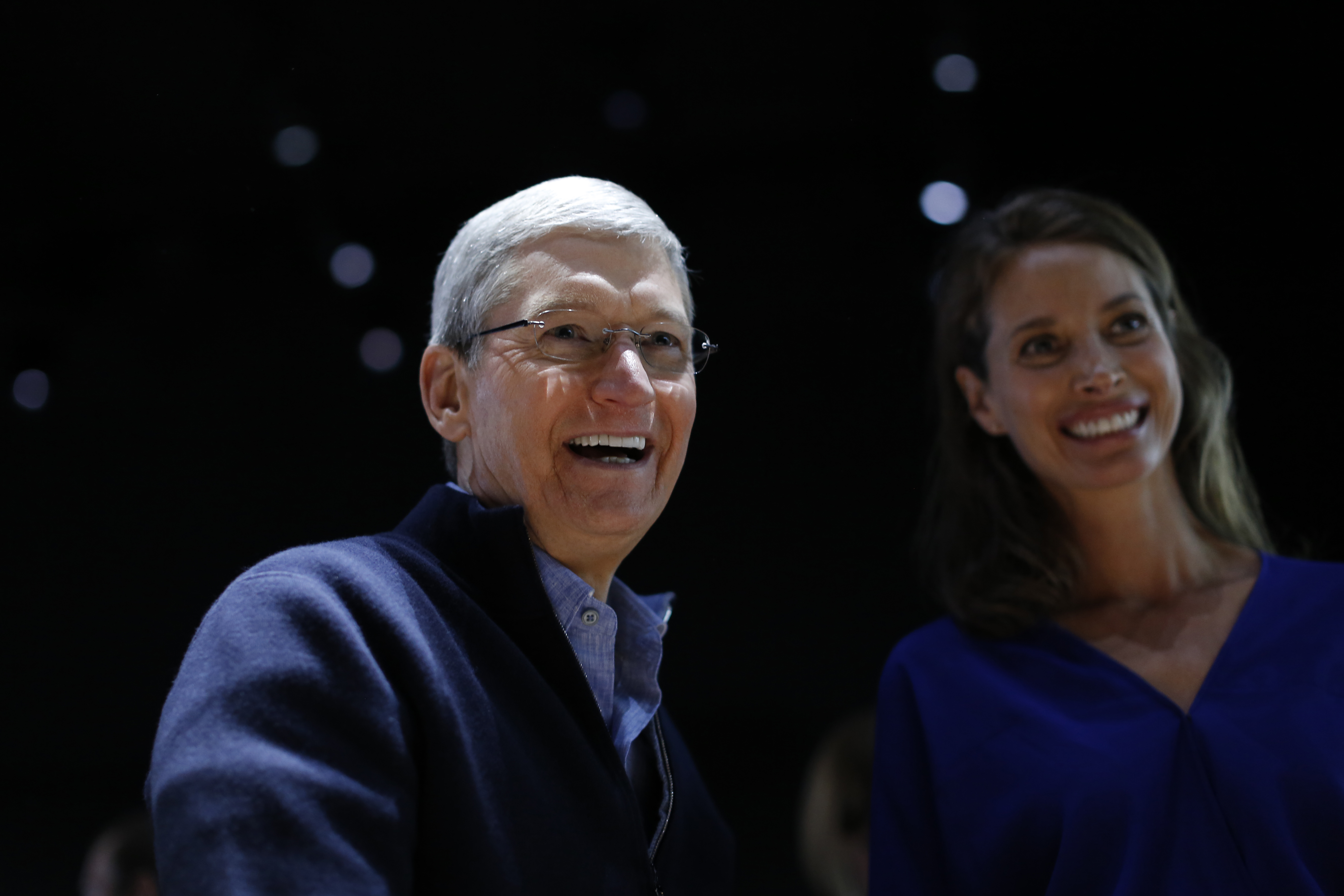 Главният изпълнителен директор на Apple Тим Кук подкрепи глобализацията на форум в Китай