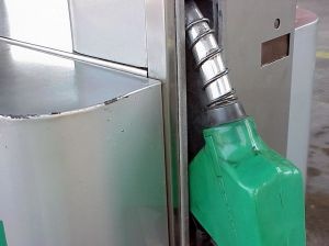 Петрол заложи техниката в бензиностанциите си