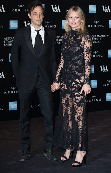 Кейт Мос със съпруга си Джейми Хинс