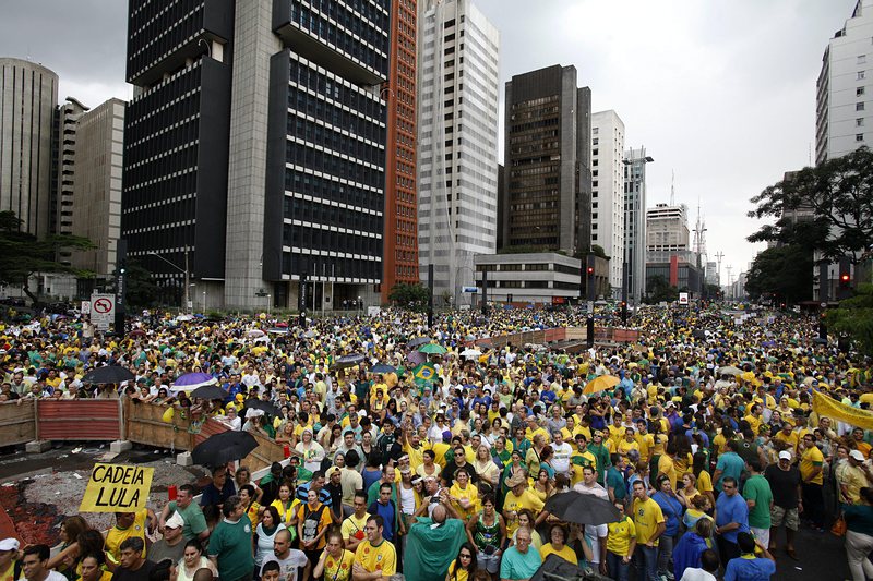 Милион бразилци протестираха срещу Дилма Русеф