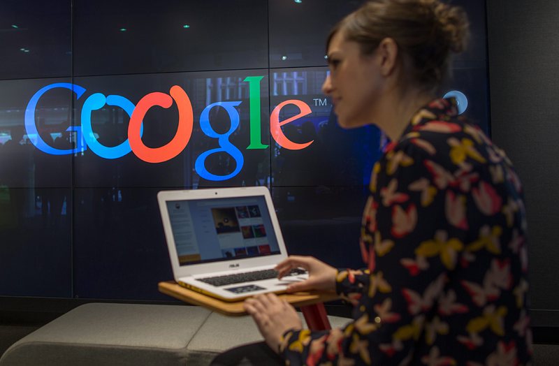 Google нарежда конкурентите си по-назад в списъците с резултати