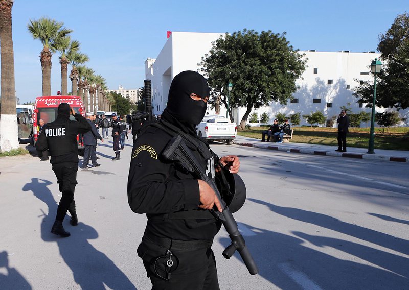 18 туристи загинаха при атаката в музея ”Бардо” в Тунис