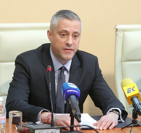 Министър Лукарски опроверга твърденията, че в базата край Иганово е имало производствена дейност
