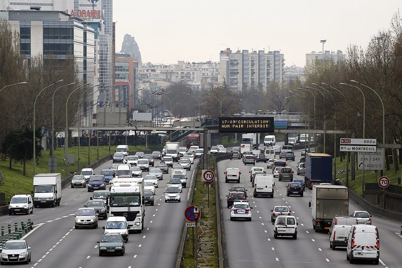 Париж въведе режим в движението на автомобили