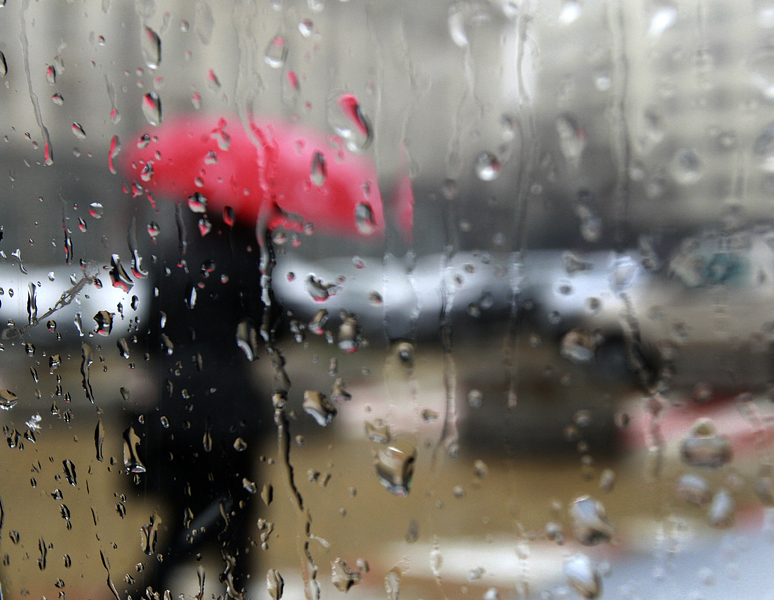 НИМХ предупреждава за обилни валежи в 12 области