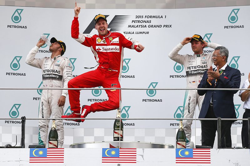 Фетел спечели старта за Гран При на Малайзия