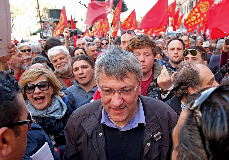 Многохиляден митинг в Рим срещу трудова реформа