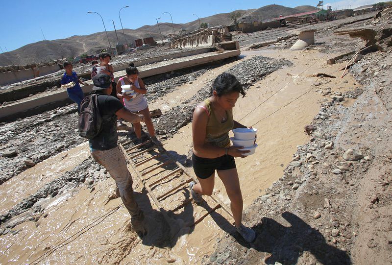 Наводненията в Чили взеха жертви, има изчезнали (снимки)