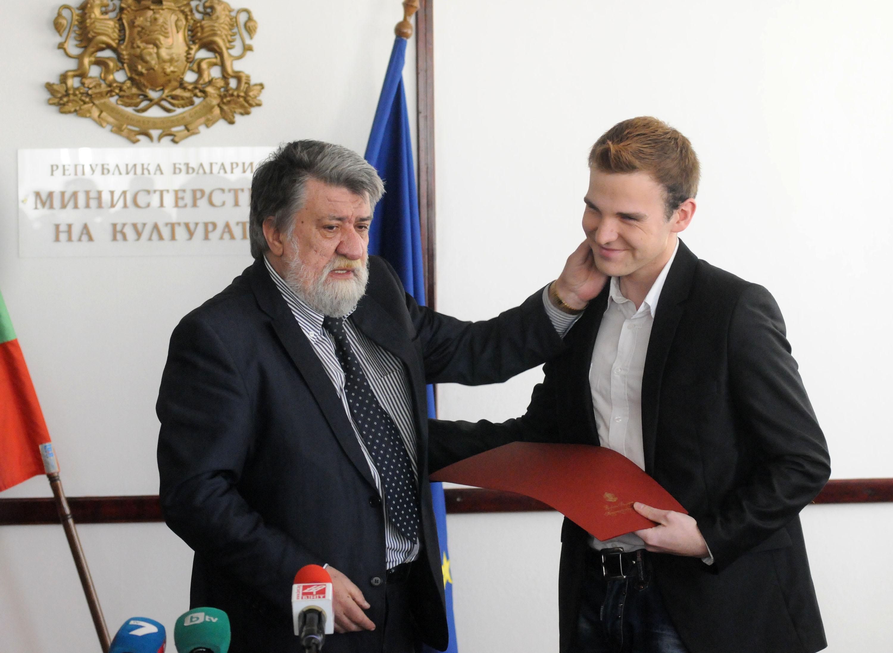 Кристиян Гуджунов взе наградата от името на баща си