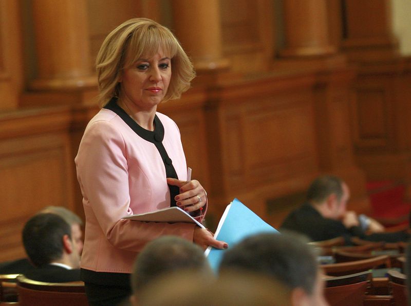 Мая Манолова отново нападна управляващите за ”политическа метла”