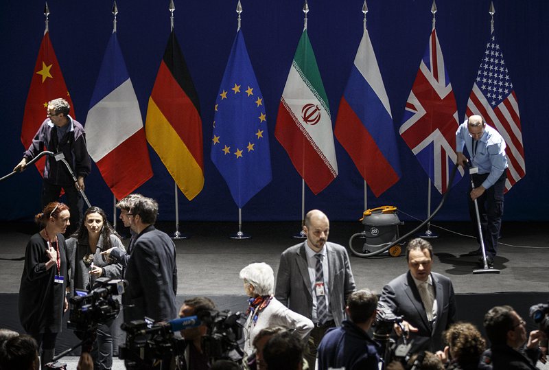 Светът направи първа стъпка към отмяна на икономическите санкции срещу Иран