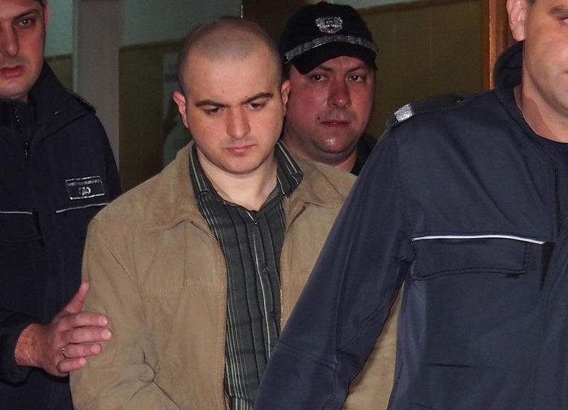 Иван Тодоров даде показания при закрити врата