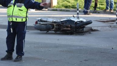 Дрогиран моторист без книжка помете и уби пешеходец
