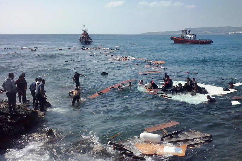 Кораб с нелегални имигранти потъна до гръцкия остров Родос