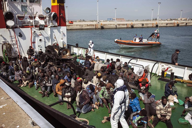 На потъналия кораб е имало 950, не 700 мигранти