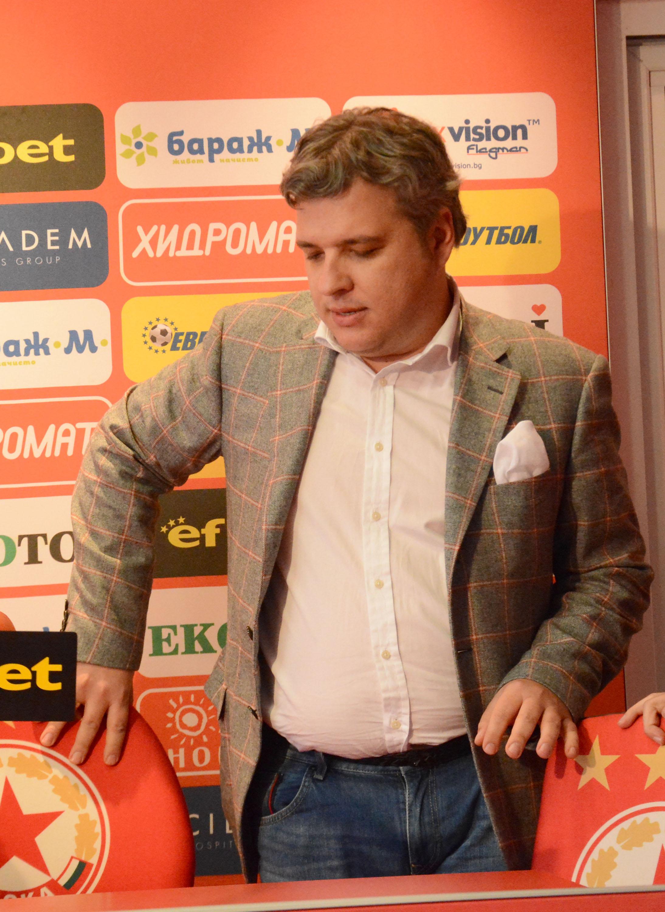 Манджуков преговаря с Васил Божков за ЦСКА