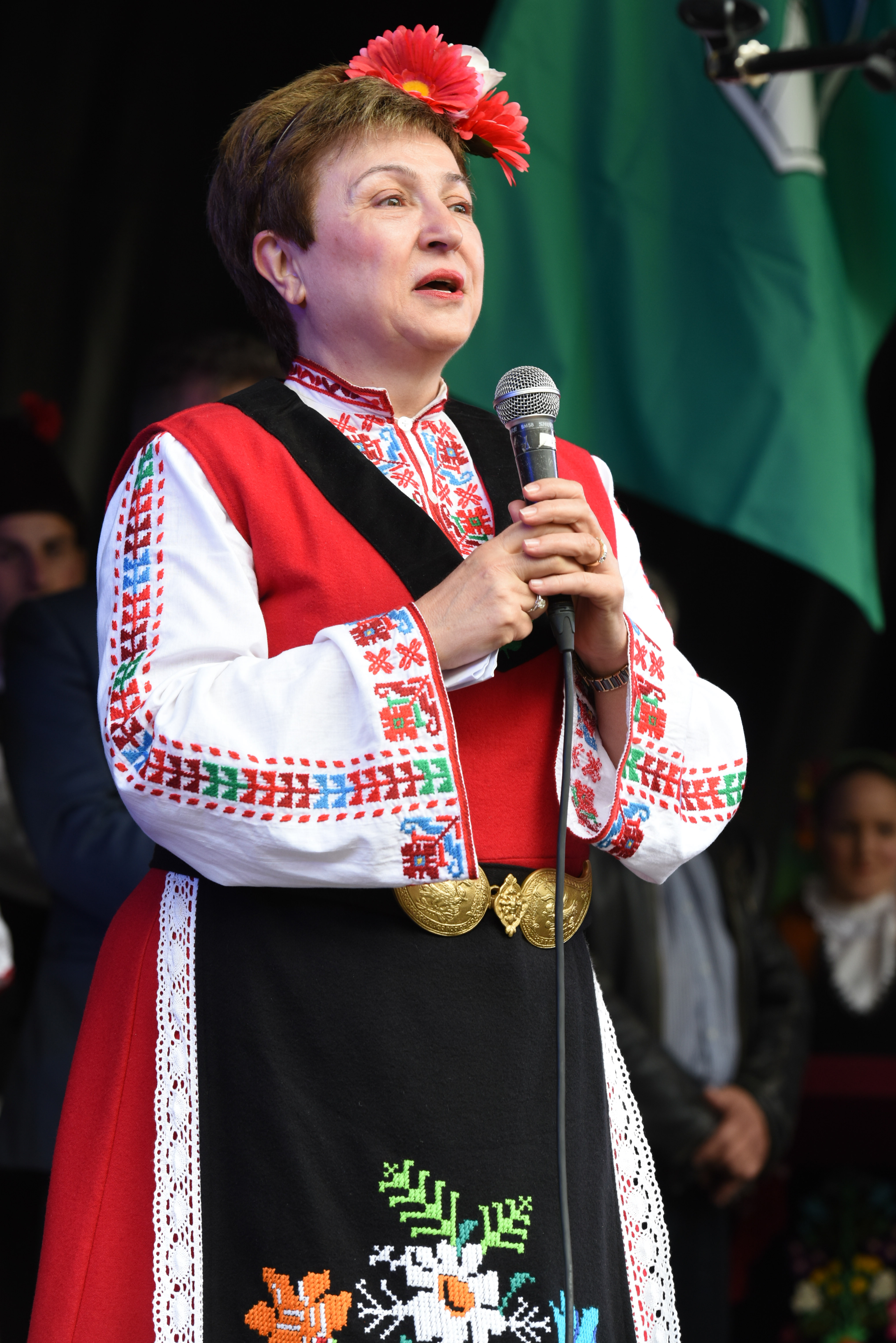 Кристалина Георгиева и даде начало на Голямото хоро