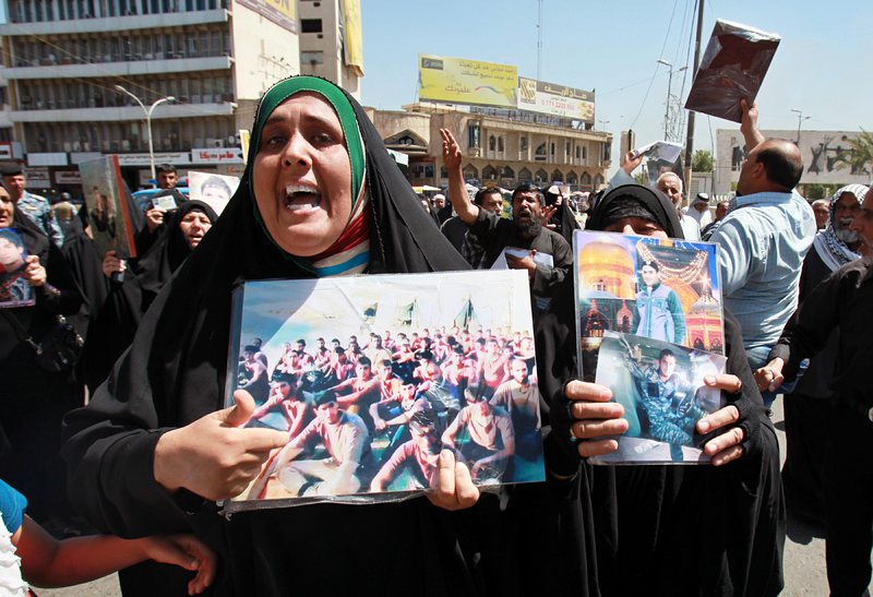 Роднини на екзекутирани от ИД протестираха в Багдад