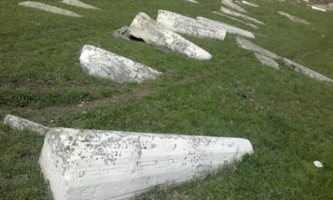 Средновековен некропол край Карнобат става атракция