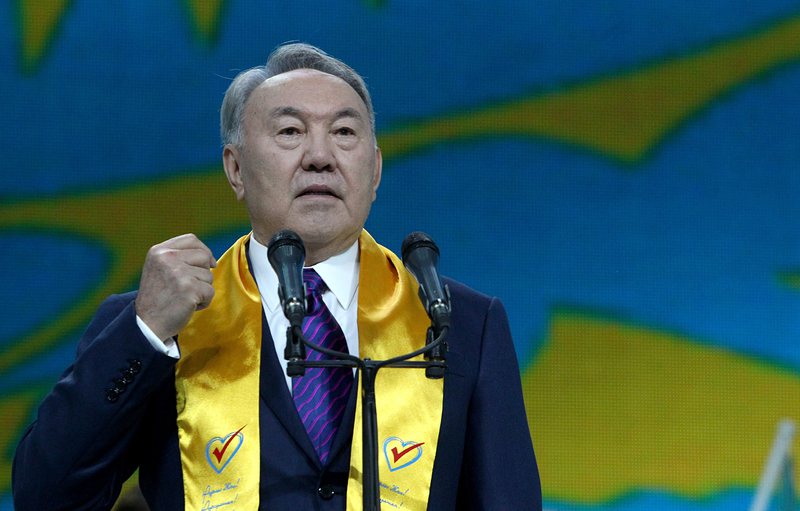 Назарбаев се извини, че е преизбран пети път за президент