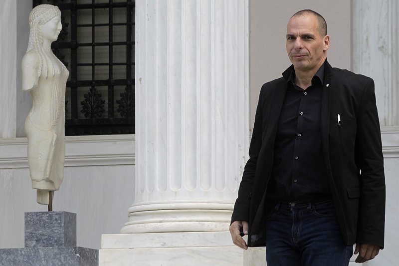 Анархисти нападнаха гръцкия финансов министър в ресторант