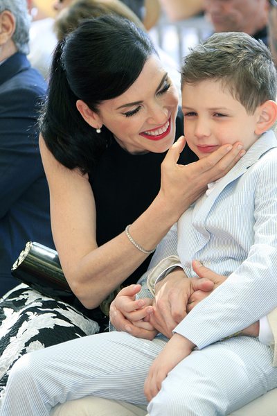 Джулиана Маргулис със сина си Киран