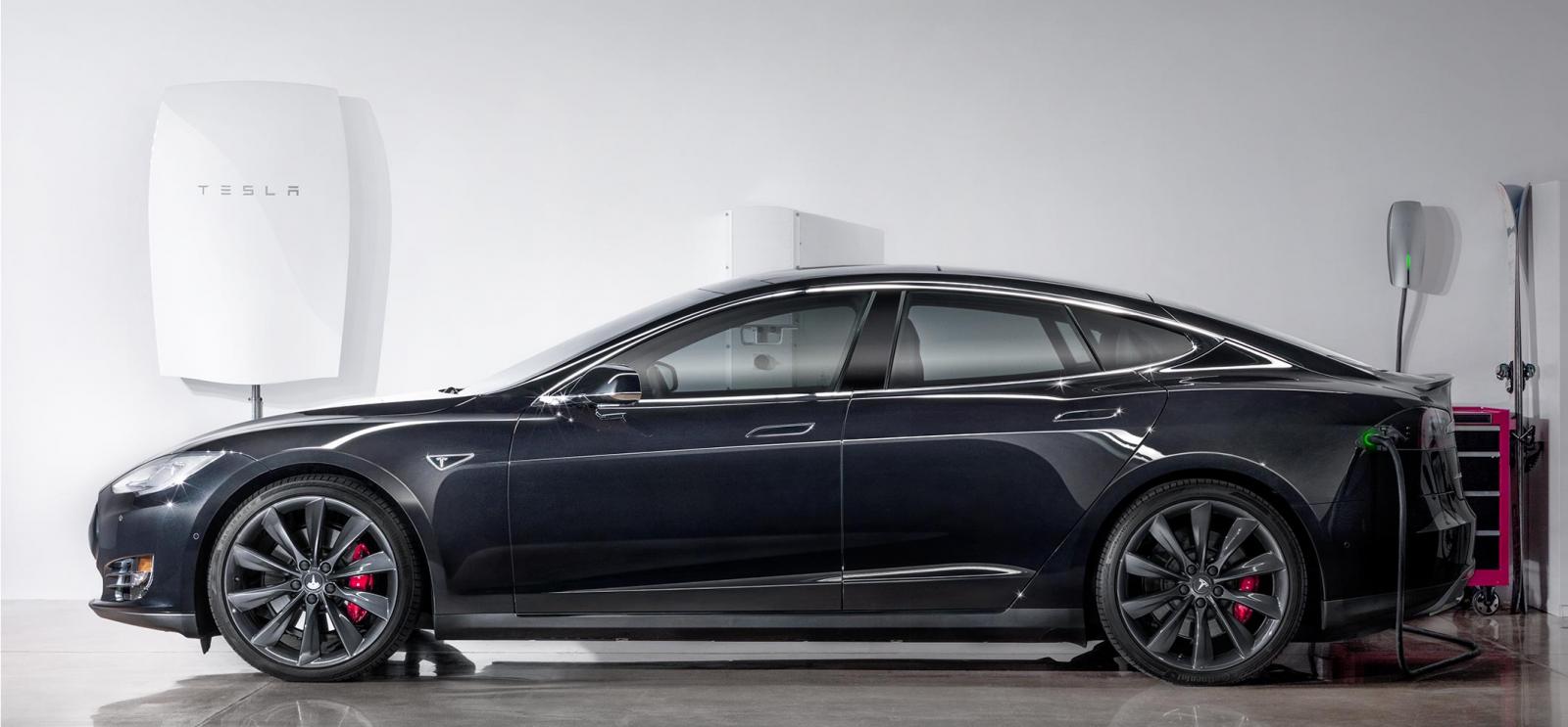 Tesla започва бизнес с батерии за дома