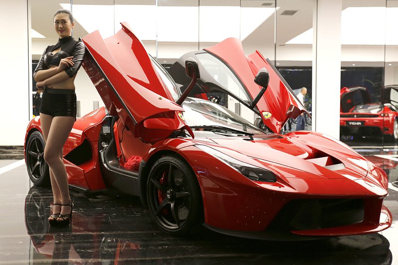 Ferrari пенсионира ръчната трансмисия