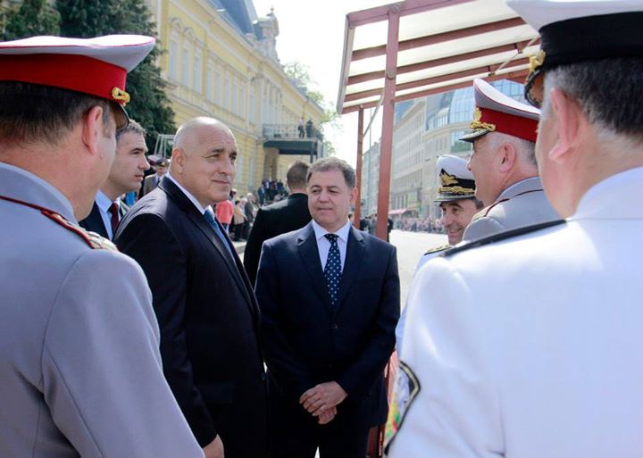 Премиерът Бойко Борисов с министъра на отбраната Николай Ненчев