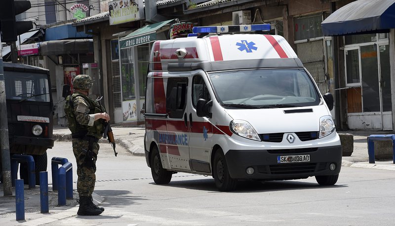 Линейка напуска Куманово с ранен полицай