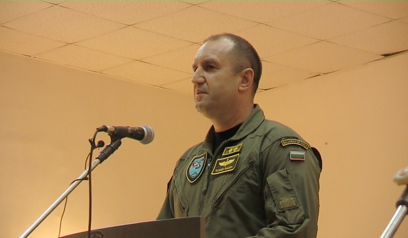 Румен Радев: До 3 г. няма как да имаме нови изтребители и подготвени военни летци
