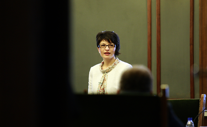 Десислава Атанасова: За нас е ясно, че банковият надзор не е бил на мястото си, не е вършил работа