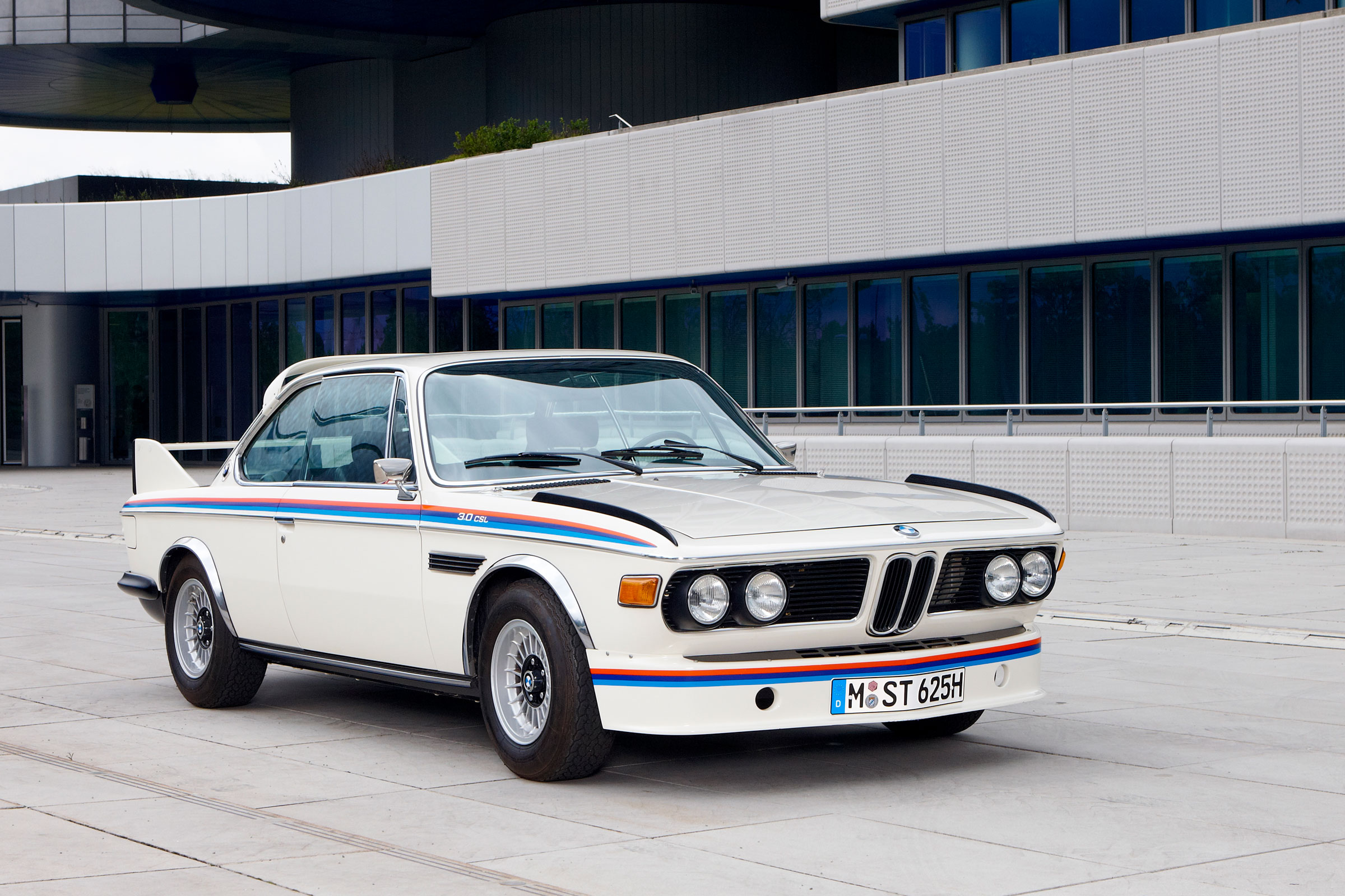 Купить старую бмв. BMW CSL 3.0 1975. BMW 3.0 CSL. BMW e9 CSL. BMW 3.0 CSL 1973.