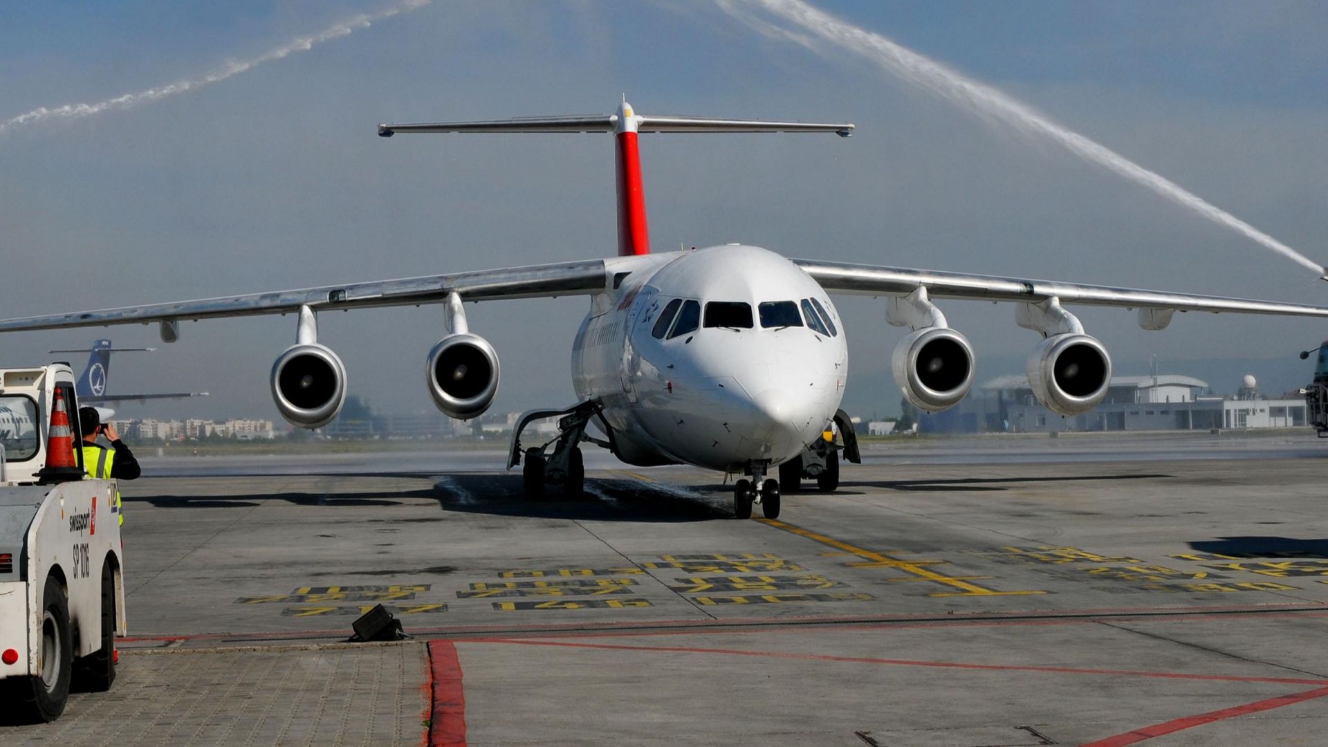 Два самолета на компания Swiss Air трябвало да се върнат