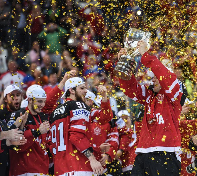 Канада разгроми Русия с 6:1 в Прага и стана Световен шампион по хокей на лед