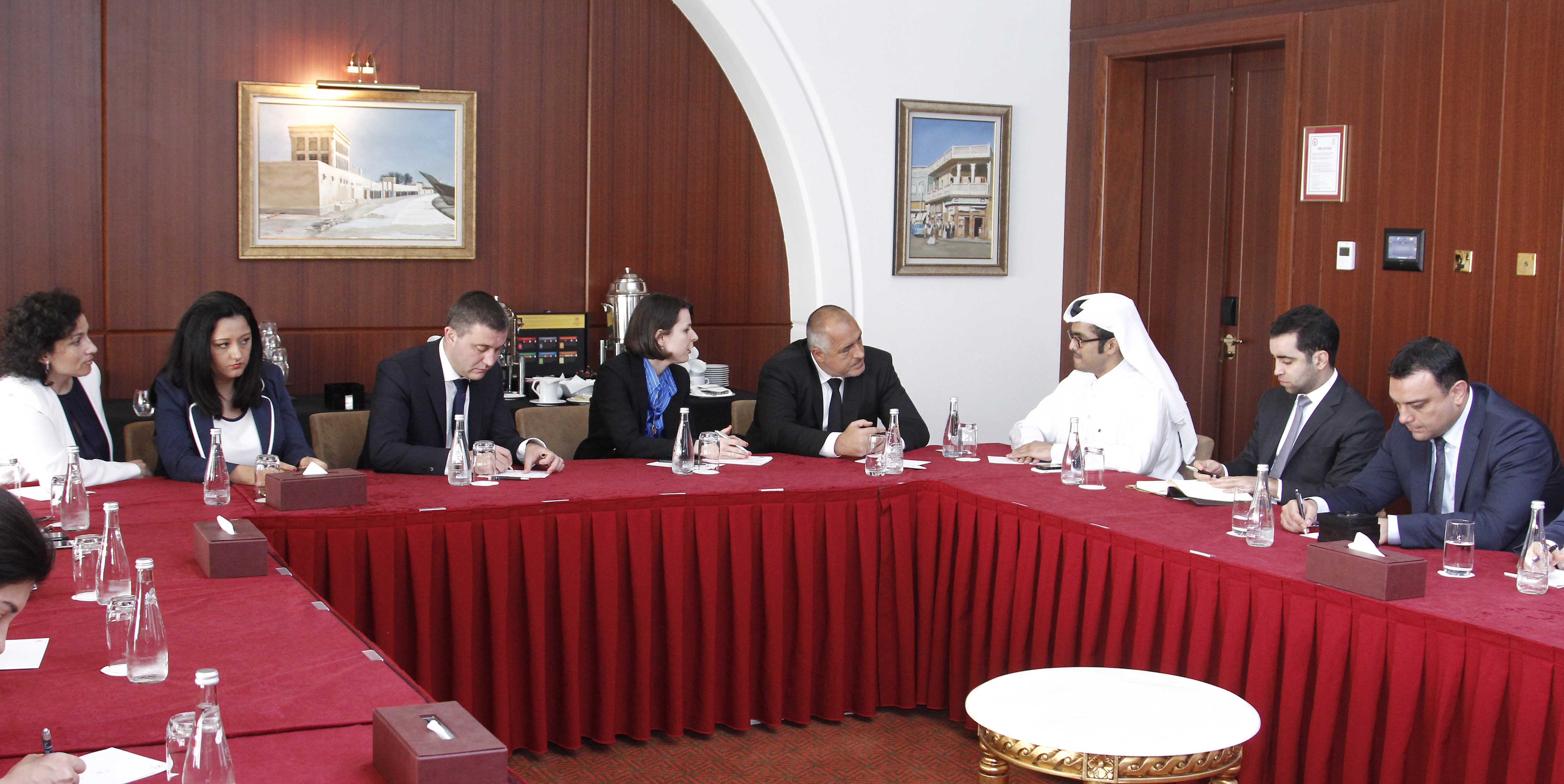 Българската делегация на среща с катарски представители