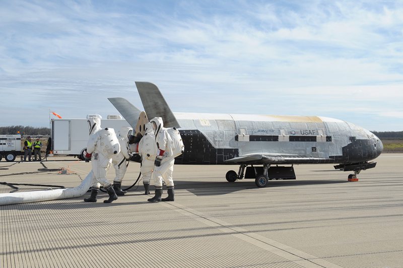 Космическият самолет на САЩ X-37B по време на тестове