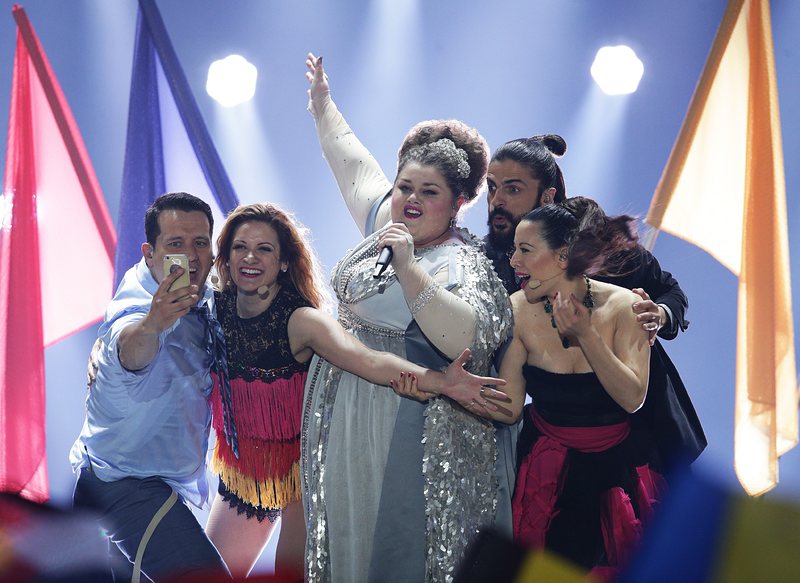 Силни послания на първия полуфинал на Евровизия