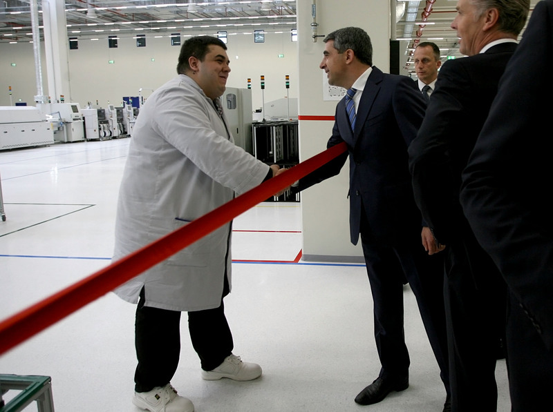 Президентът Росен Плевнелиев присъства на откриването на завода