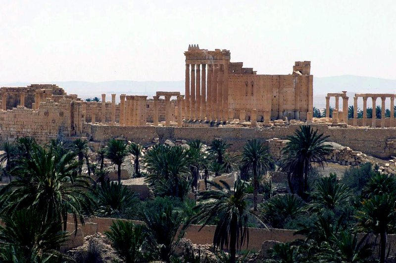 Вандалството на ИД в Палмира заснето от сателит