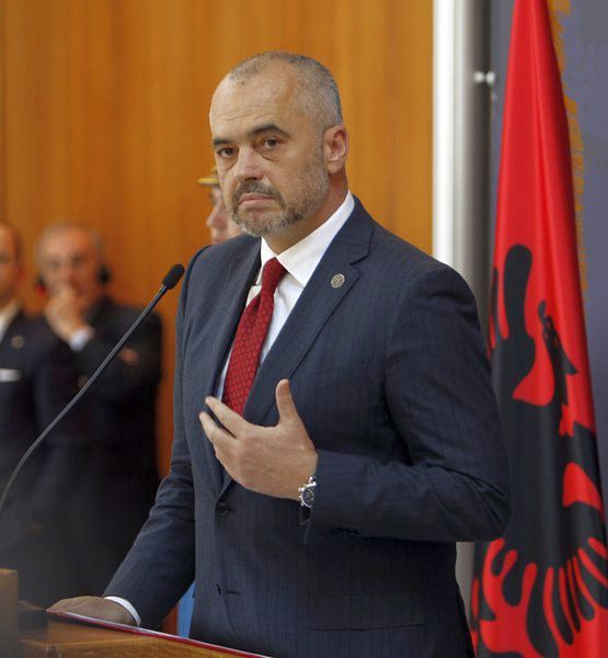 Премиерът на Еди Рама отхвърля твърденията за джихадизъм в Албания