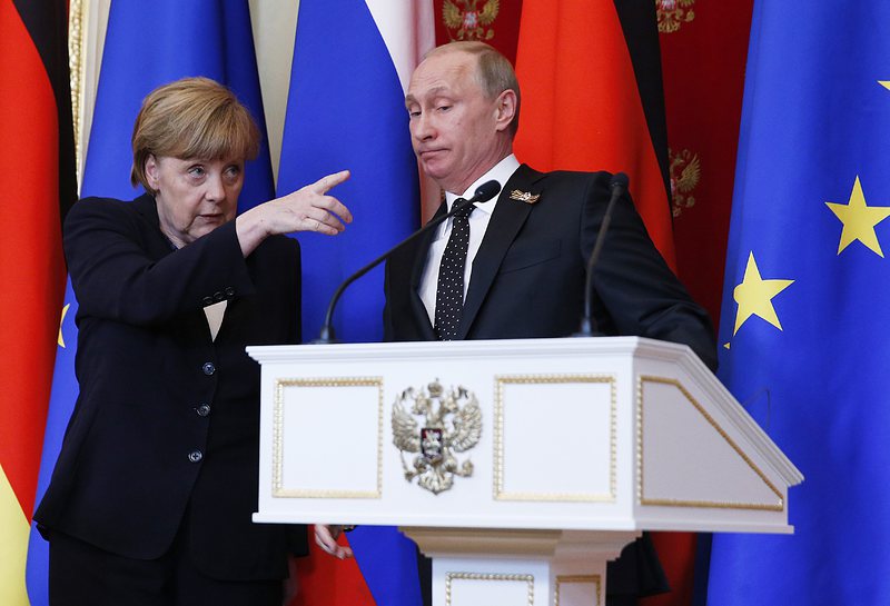 Меркел каза, че няма да има срещи на Г-8 с Русия