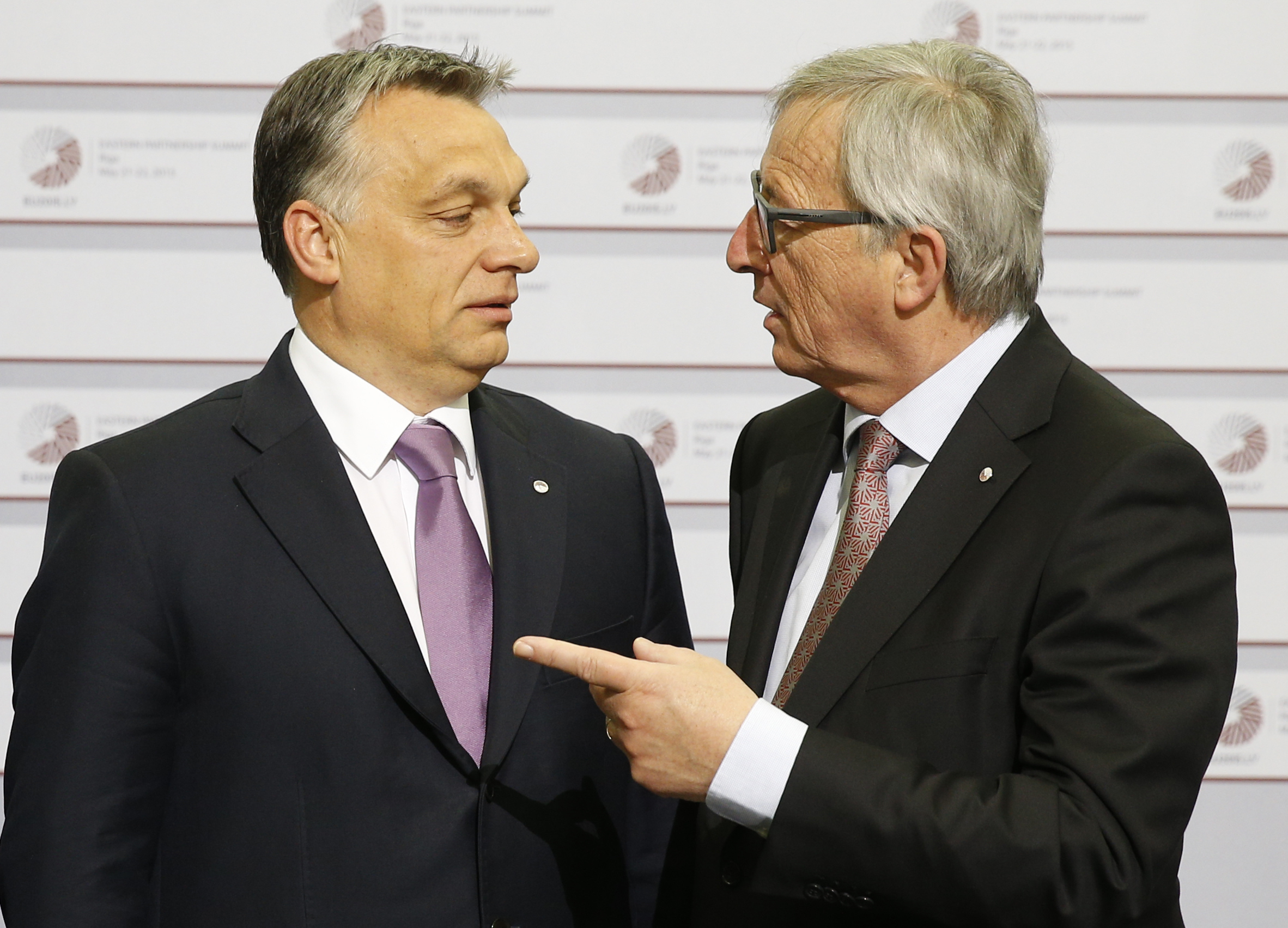 Унгарският премиер Виктор Орбан беше посрещнат от председателя на ЕК Жан-Клод Юнкер с думите ”Привет, диктаторе”