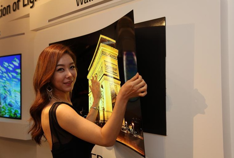 LG показа OLED панел, по-тънък от 1 милиметър