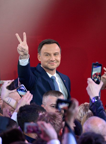 Поляците избраха за президент консерватора Анджей Дуда