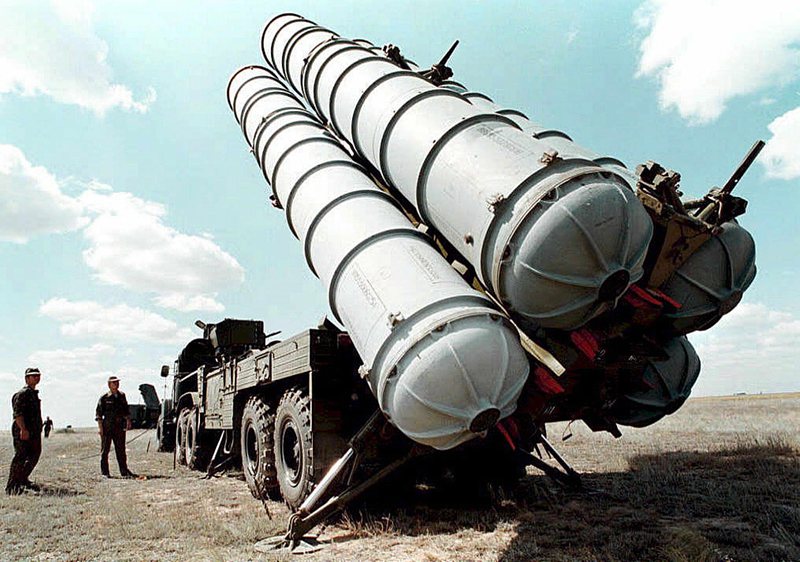 Русия достави на Иран първите подобрени ракети С-300