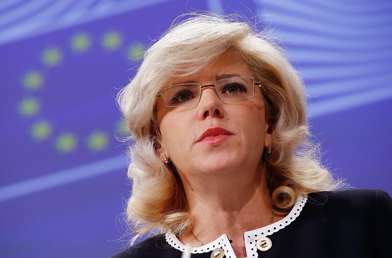 Европейският комисар по регионалната политика Корина Крецу не пристигна в България