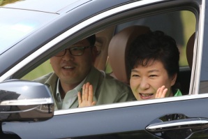 Кола повози сама корейската лидерка