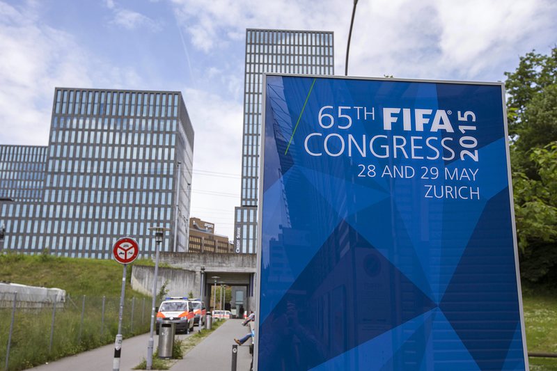 Конгресът на ФИФА продължава след бомбената заплаха